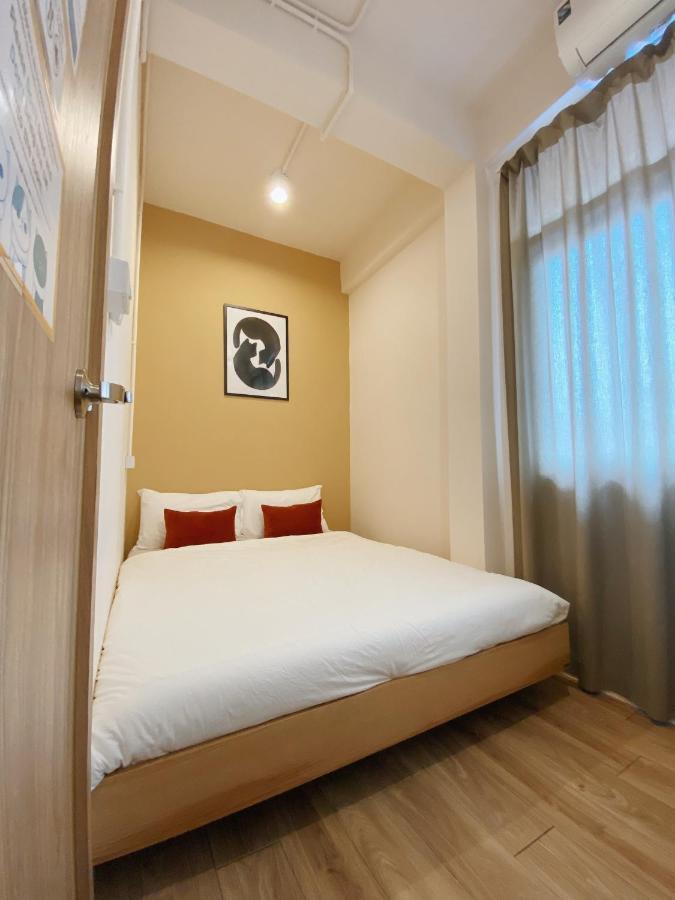 Ben&Pooh Hostel Bangkok Exteriör bild